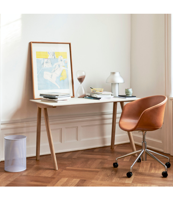 Hay  Hay CPH 90 Bureau wit laminaat, eiken onderstel