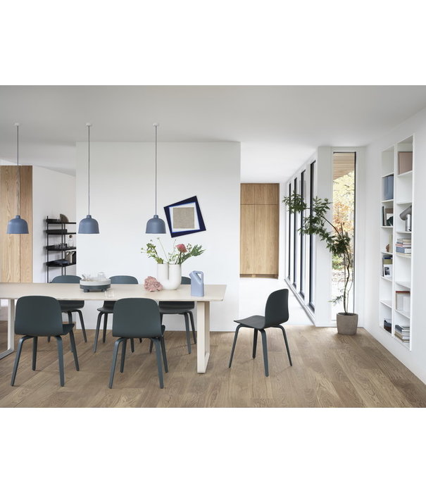 Muuto  Muuto Visu Stoel Wood Base zwart