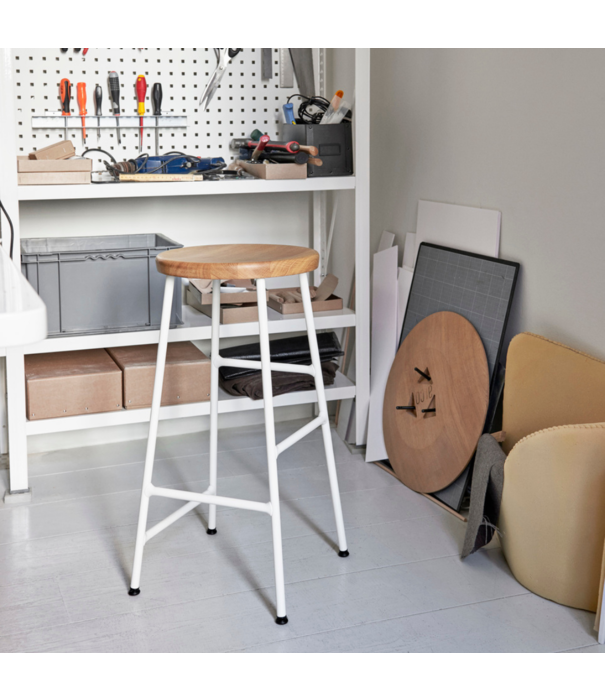 Hay  Hay Cornet Barkruk gerookt eiken, soft black frame