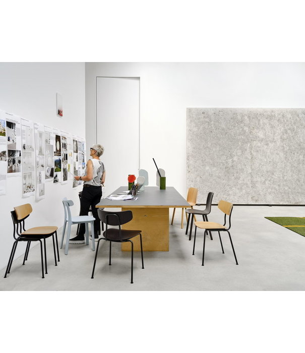 Vitra  Vitra  Moca Dining Chair dark oak, chrome tube base