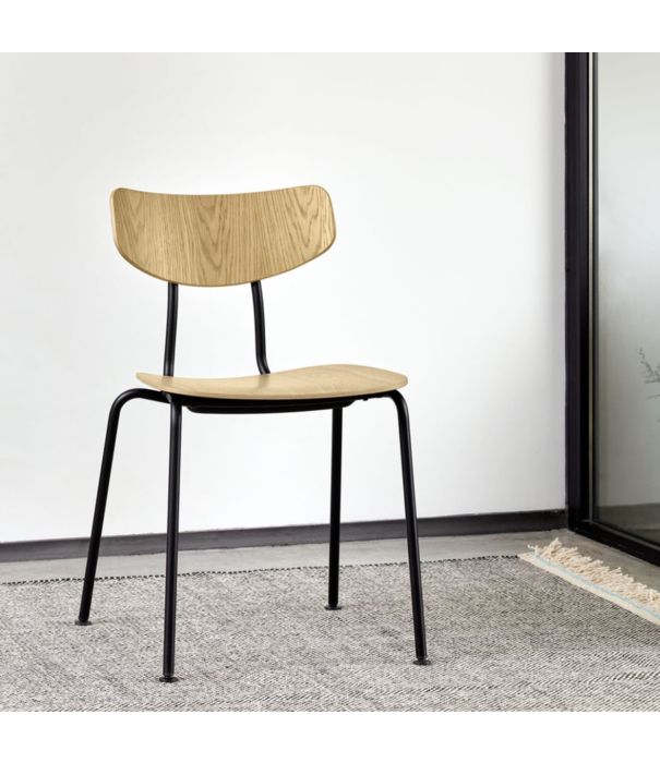 Vitra  Moca Dining Chair oak, black tube base