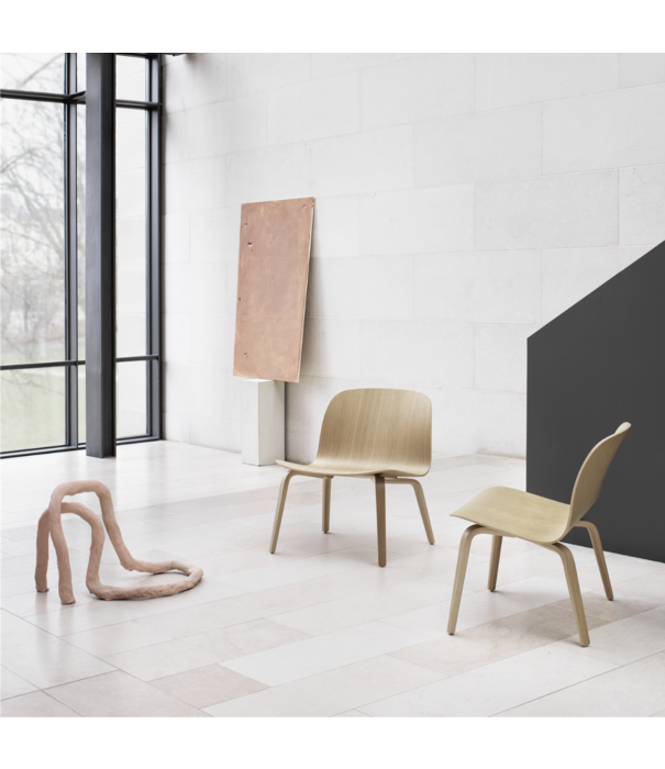 Muuto  Muuto Visu Lounge Chair Steelcut trio 515 oak wood base