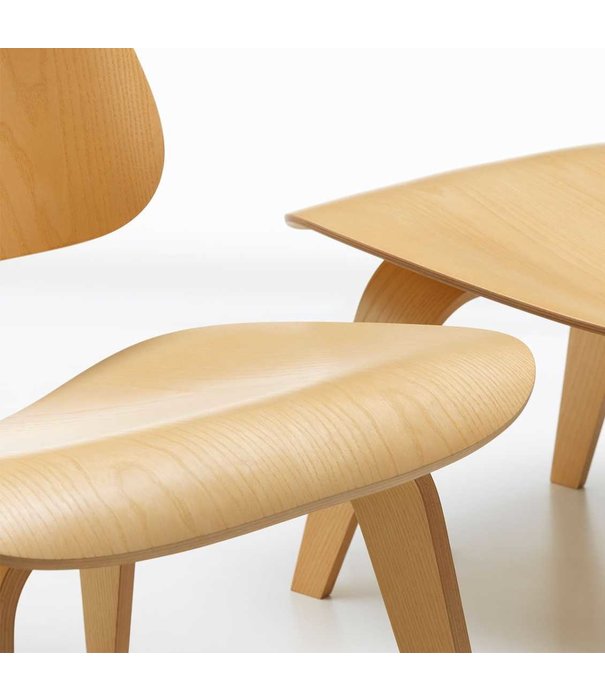 Vitra   LCW Lounge Stoel naturel essen