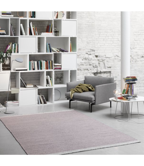 Muuto Outline Fauteuil Fiord 151 grijs, zwart onderstel