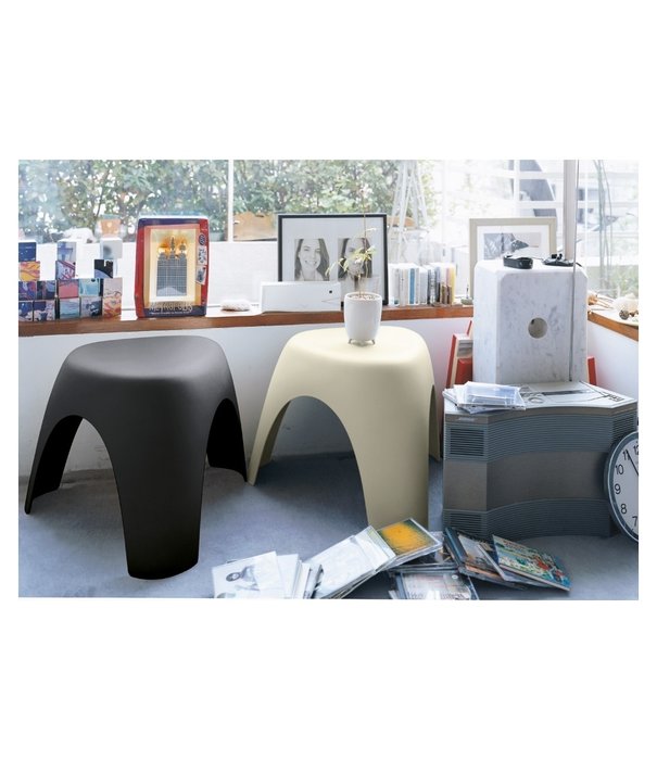 Vitra  Vitra - Elephant Stool black polypropylene