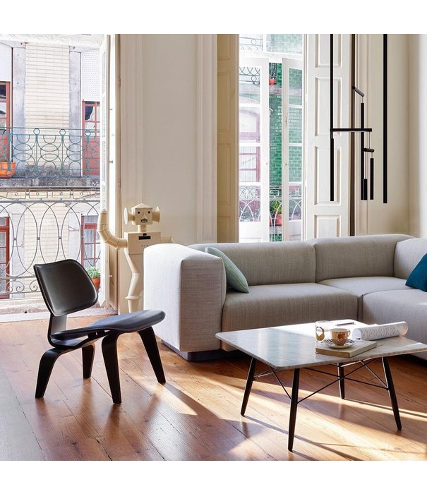 Vitra  Vitra LCW Leather Lounge Chair black ash, nero leather