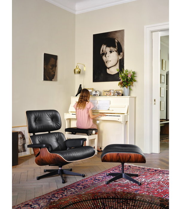 Vitra  Vitra - Eames Lounge Chair Walnoot premium leer