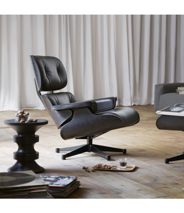 Vitra  Vitra - Eames Lounge Chair Zwart Essen, black edition