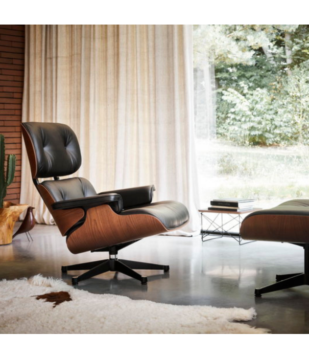 Vitra  Vitra - Eames Lounge Chair Walnoot premium leer