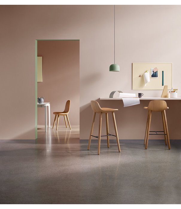 Eva Solo  - Wait to be seated Yuuga Barkruk eiken  - cognac leer zitting