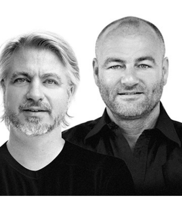 Eva Solo  - Wait to be seated Yuuga barkruk gerookt eiken, zwart leer zitting