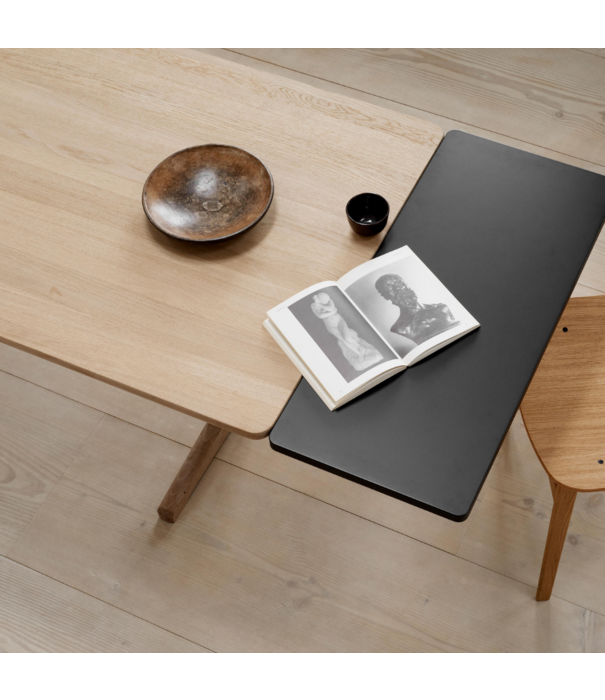 Fredericia  Fredericia Model 6293, C18 Eettafel 220 x 90