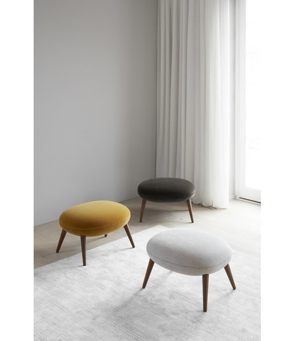 Fredericia  Model 1771, Swoon Ottoman - wood base