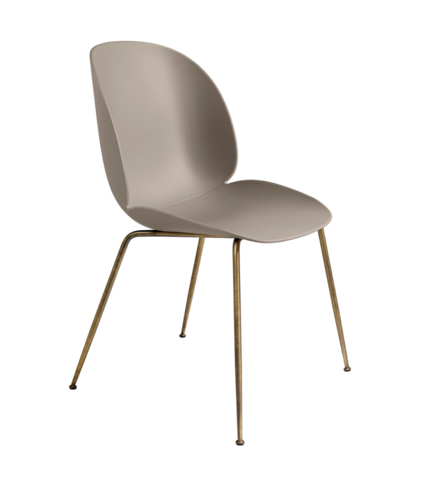 Gubi  Beetle Eetkamerstoel, antiek messing conic voet