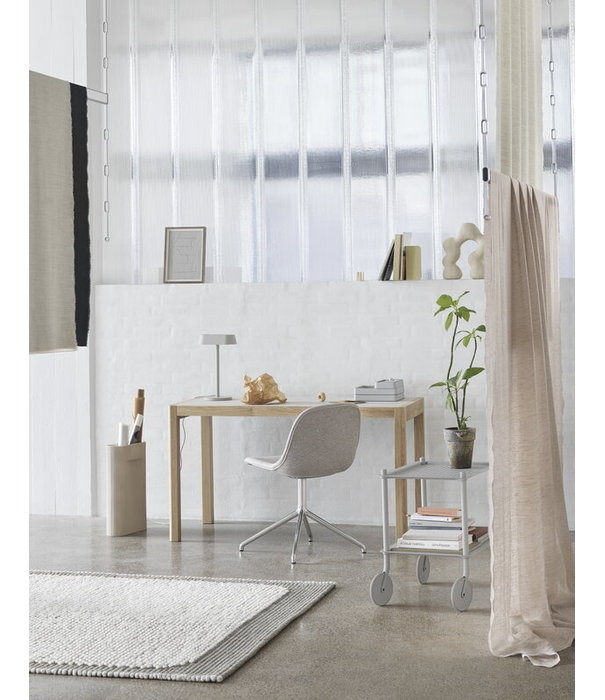 Muuto  Muuto Workshop Tafel / Bureau eiken, grijs linoleum 130 cm