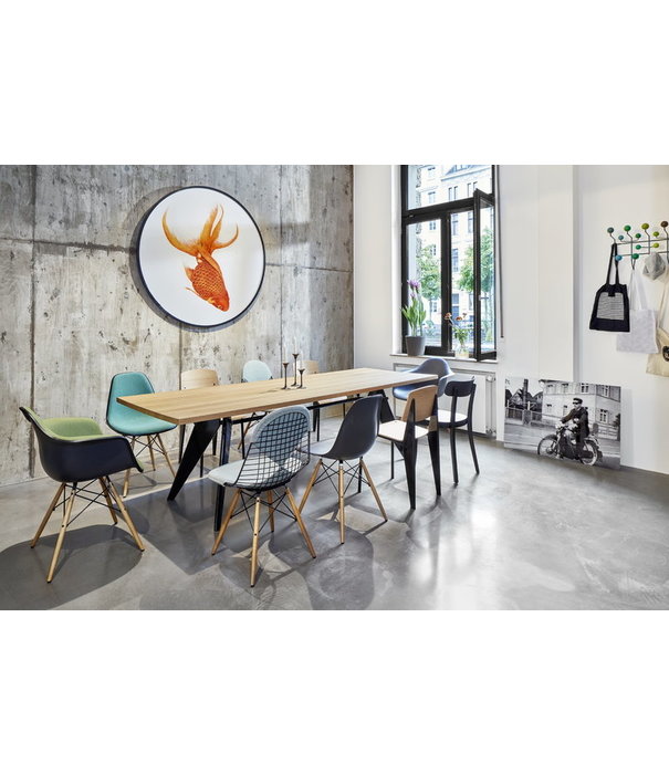 Vitra  Vitra  EM Eettafel donker eiken fineer 240 x 90