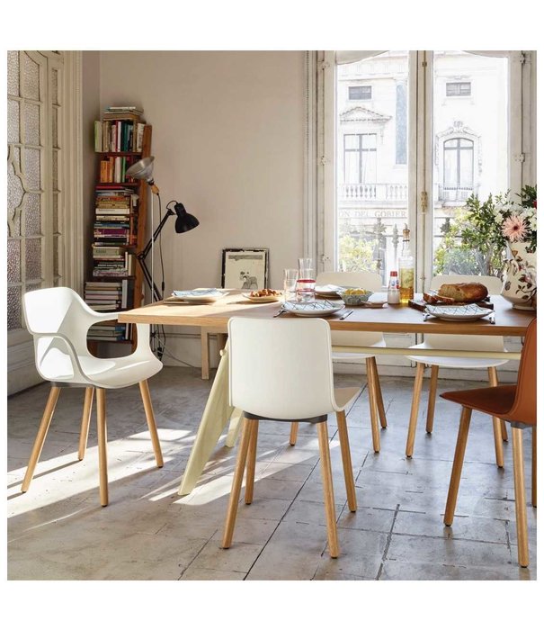 Vitra  Vitra - Hal RE Armchair Wood voet naturel eiken