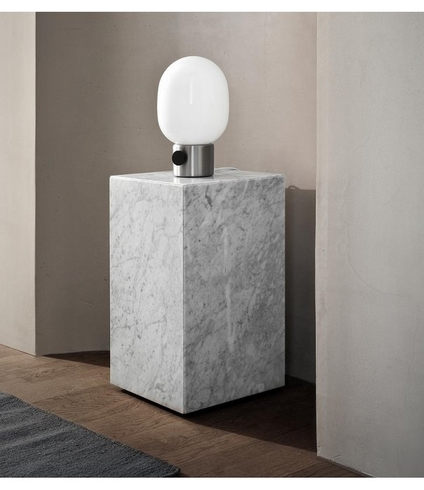 Audo Audo - Plinth Tall bijzettafel - wit Carrara marmer