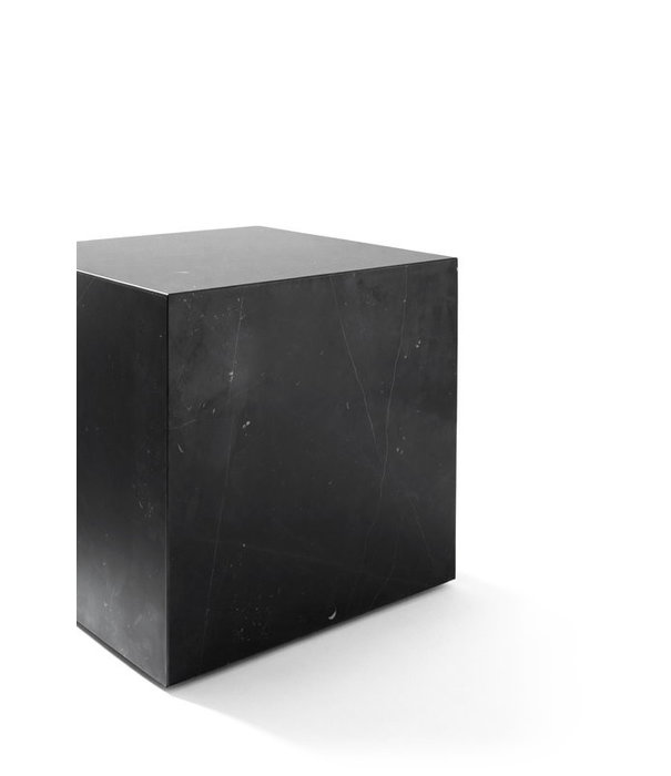 Audo Audo - Plinth Cubic bijzettafel - black Marquina marmer