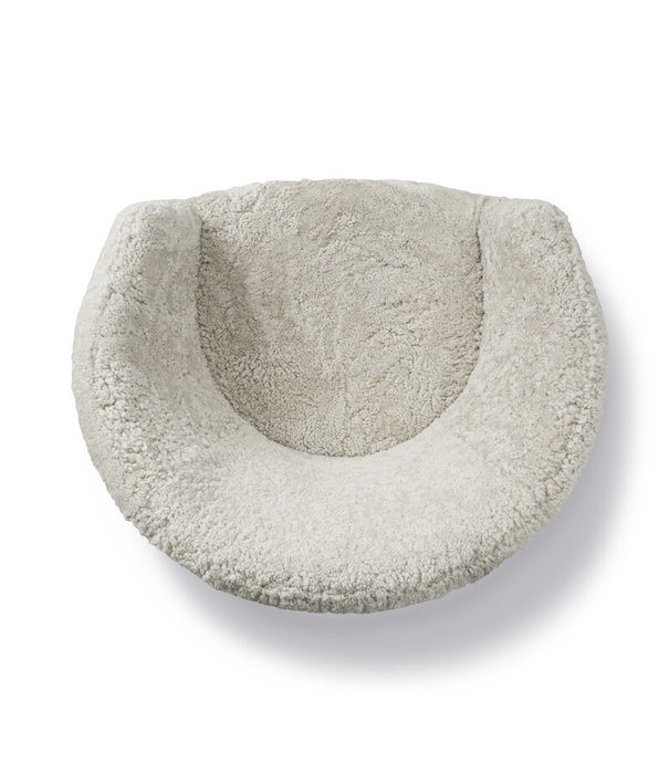 Fredericia  Fredericia - Ditzel lounge chair, Moonlight sheepskin - walnut