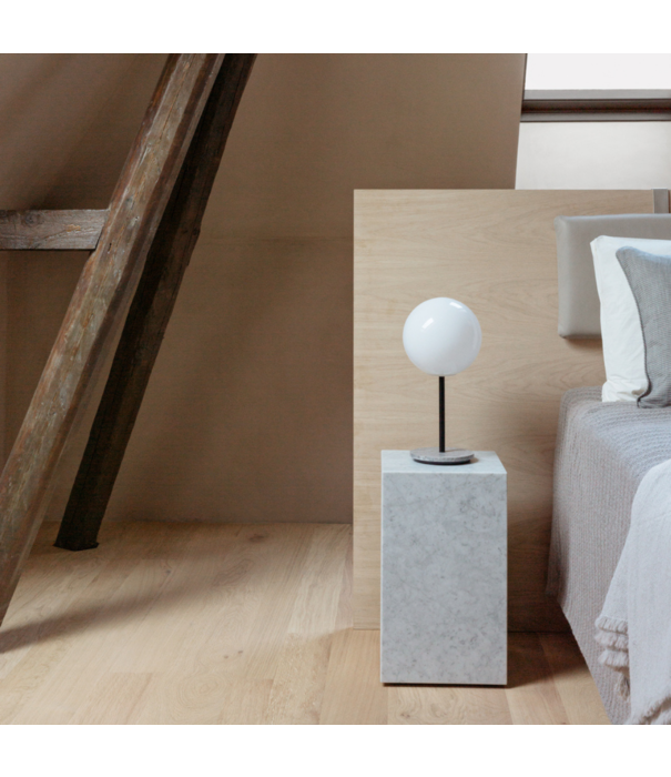 Audo Audo - Plinth Low salontafel - wit Carrara marmer