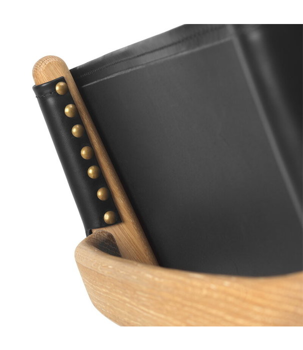 By Lassen By Lassen: Saxe lounge stoel geolied eiken - zwart leer