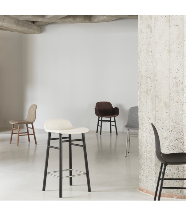 Normann Copenhagen  Normann Copenhagen -Form stoel  gestoffeerd - chroom poten