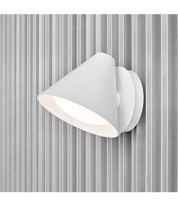 Louis Poulsen  Louis Poulsen - Keglen Wall Lamp