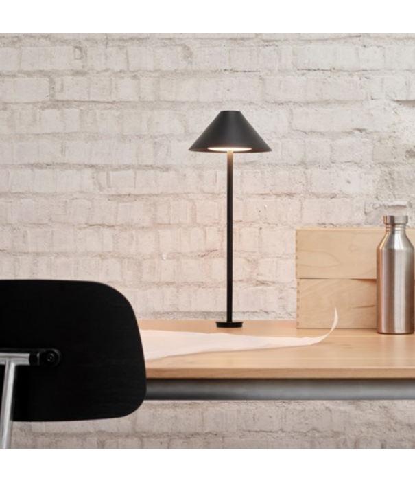 Louis Poulsen  Louis Poulsen - Keglen table Lamp