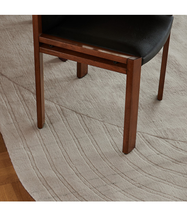 Layered  Layered - Circular rug oatmeal 220 x 350