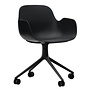 Normann Copenhagen -Form swivel armstoel 4 wielen/zwart voet