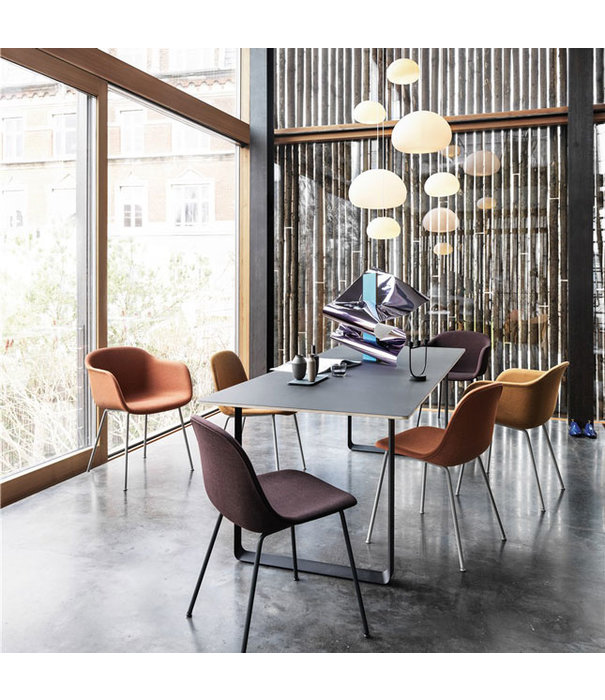 Muuto  Muuto Fiber Side Stoel Refine leer,  houten poten