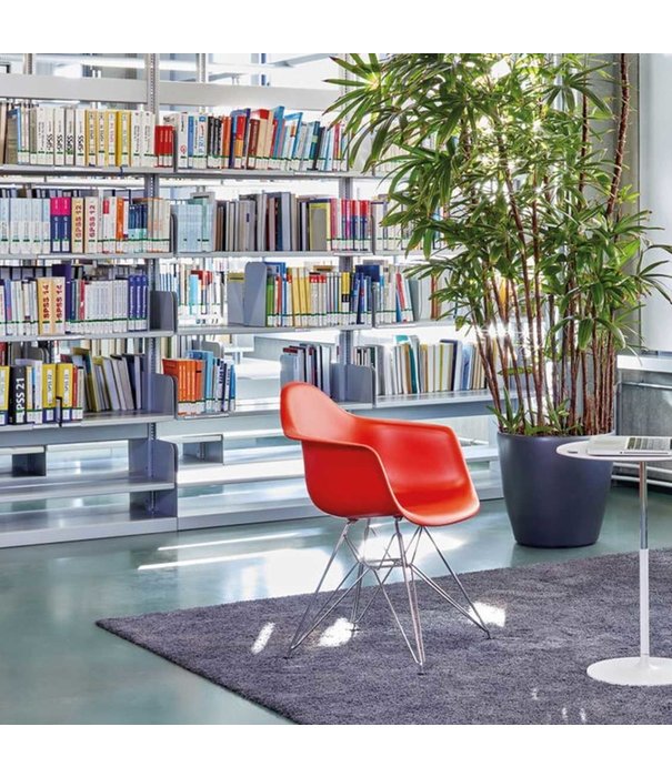 Vitra  Vitra Eames DAR Eetkamerstoel met arm, chrome onderstel