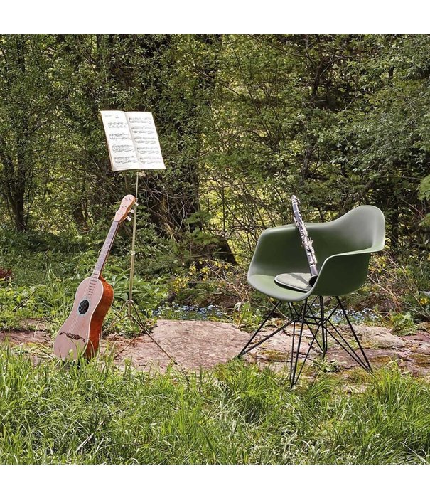 Vitra  Vitra - Eames Plastic Armchair RE DAR base black