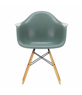 Vitra - Eames DAW Fiberglass armstoel goud esdoorn poten