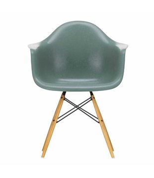 Vitra - Eames DAW Fiberglass armchair gold maple legs