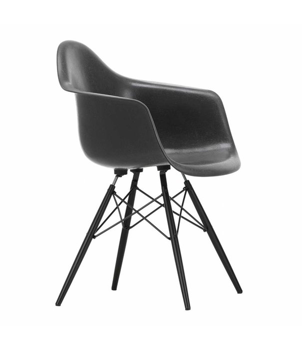 Vitra  Vitra - DAW fiberglass stoel zwart esdoorn