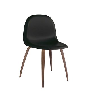 Gubi - 3D dining chair black plastic shell - walnut wood base