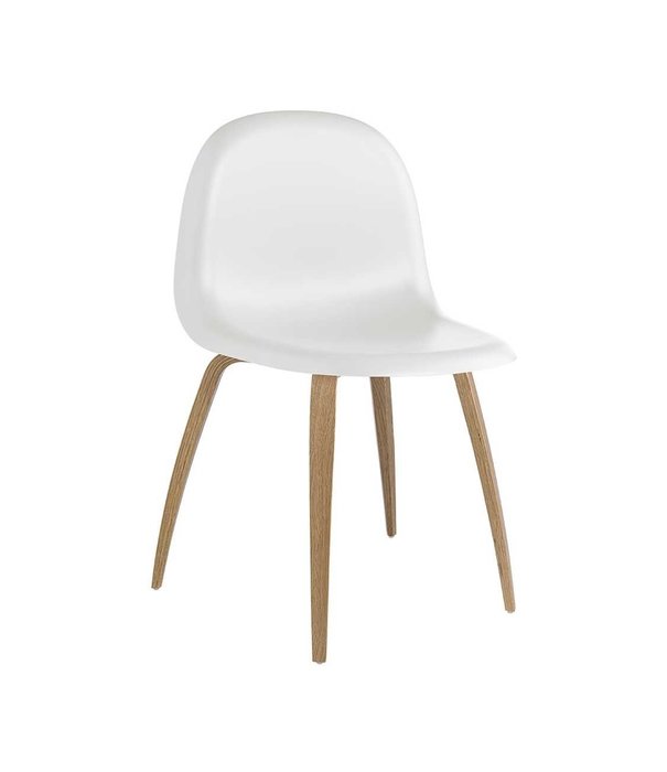 Gubi  Gubi - 3D dining chair black plastic shell - oak wood base