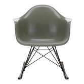 Vitra Eames RAR Fiberglass Schommelstoel, zwart,  esdoorn donker onderstel