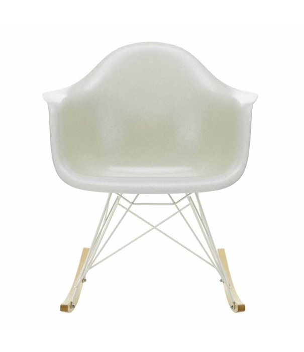 Vitra  Vitra - Eames Fiberglass RAR Armchair  wit / goud esdoorn