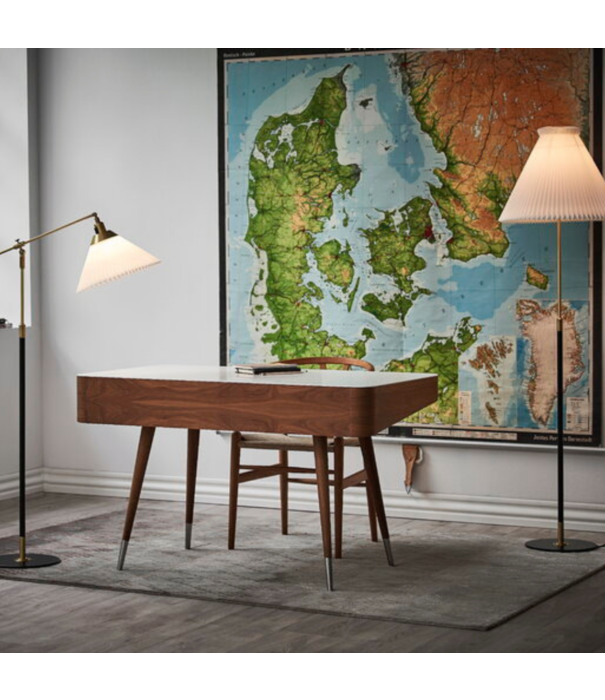 Le klint  Model 351 Vloerlamp messing, zwart voet