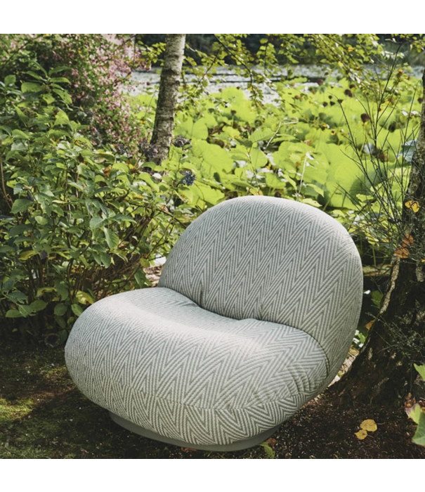 Gubi  Gubi - Pacha outdoor lounge stoel met armleuning - swivel