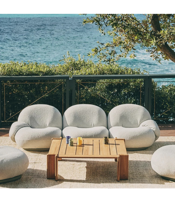 Gubi  Gubi - Pacha outdoor lounge chair  with armrest - swivel