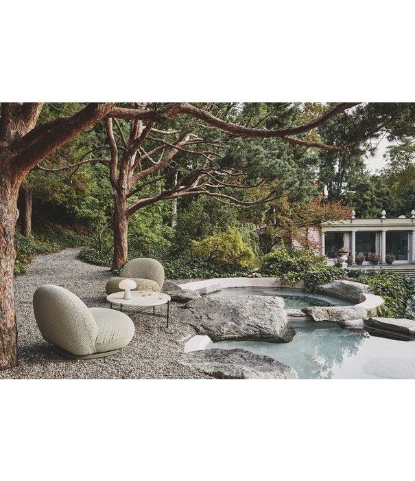 Gubi  Gubi Pacha Outdoor Lounge Stoel Libera 003, swivel voet