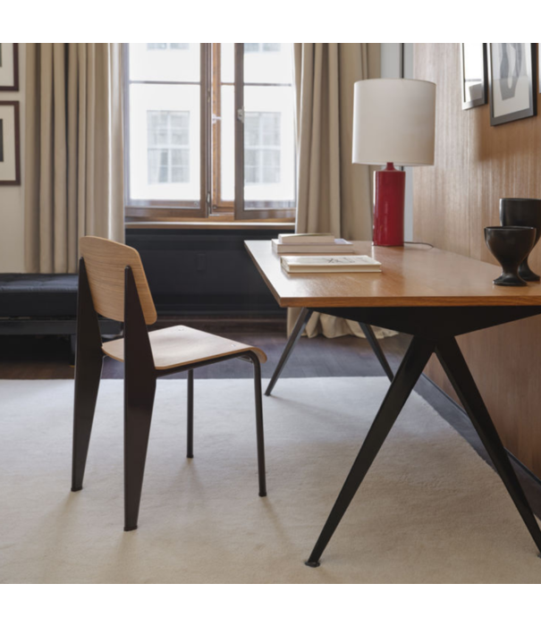 Vitra  Vitra Standard Eetkamerstoel naturel eiken, diepzwart poten