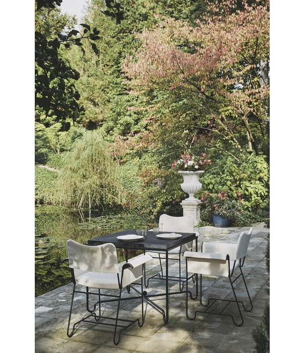 Gubi  Gubi Tropique Dining Table classic black