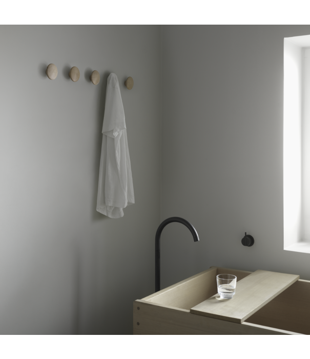 Muuto Dots Wood Wandhaken, set van 5
