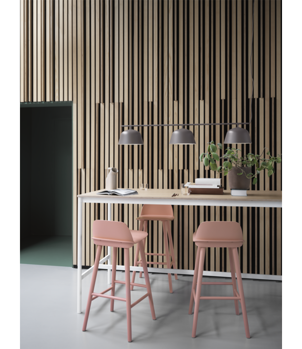 Muuto  Muuto - Ambit Rail pendant lamp dusty green