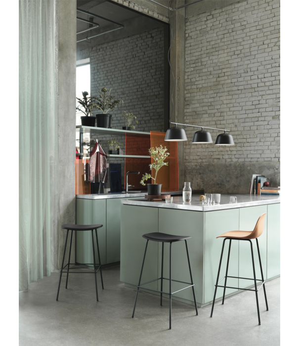 Muuto  Muuto - Ambit Rail pendant lamp dusty green